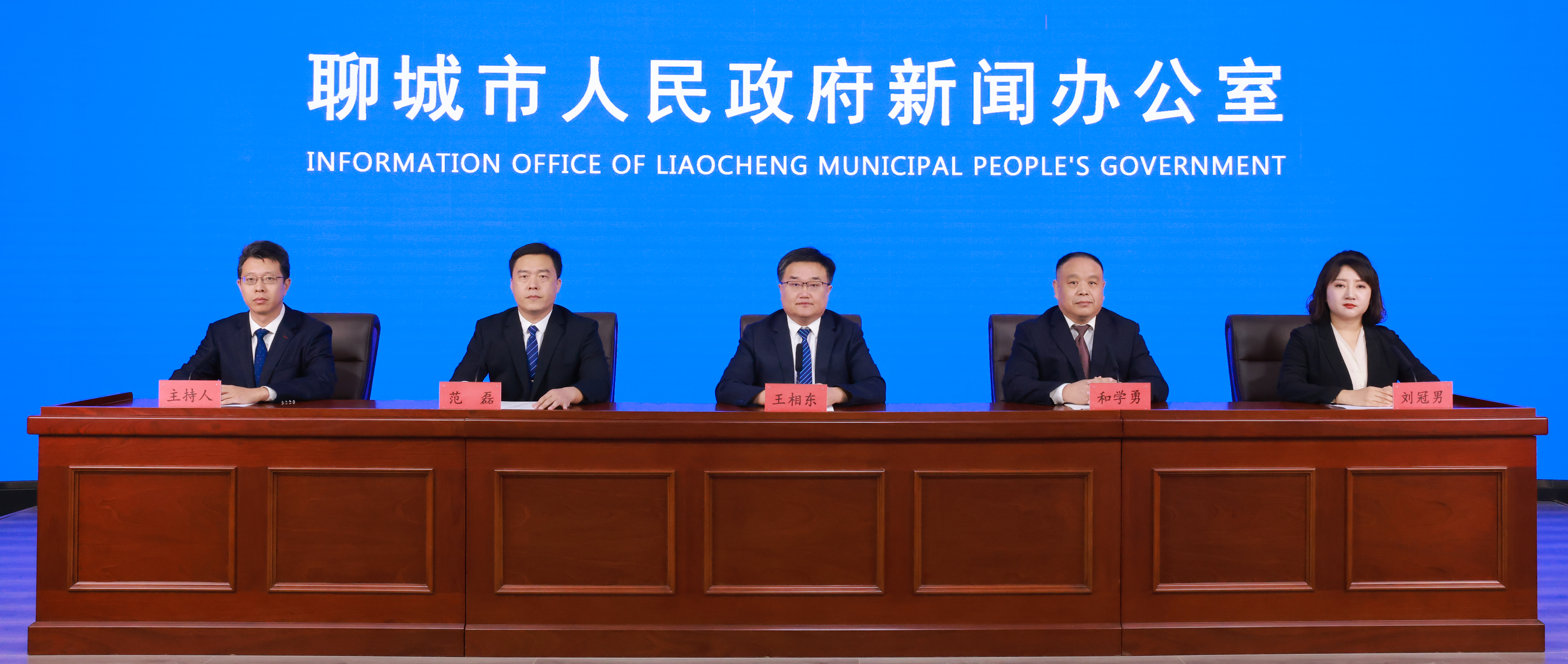 右側圖片